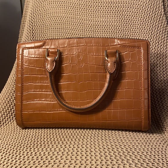 Gorgeous Michael Kors Bag!! - Picture 4 of 7